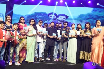 Vunnadhi Okate Zindagi Movie Audio Launch